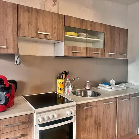 Les Pieds Dans L Eau *