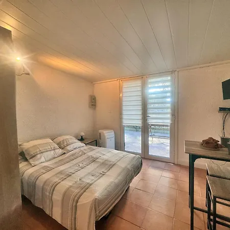 Les Pieds Dans L Eau